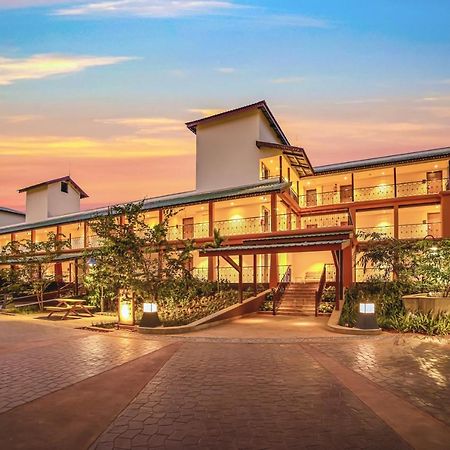 Club Mahindra Assonora Hotel Exterior foto