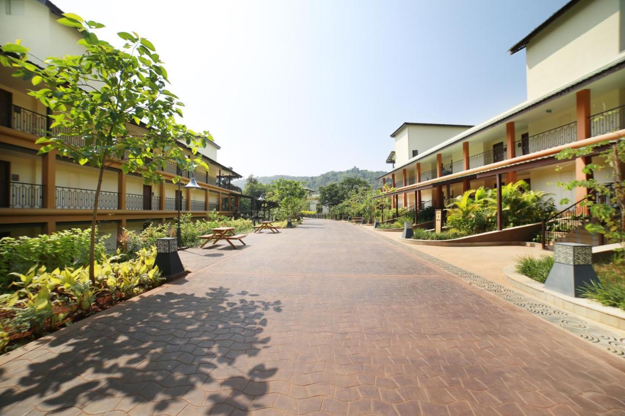 Club Mahindra Assonora Hotel Exterior foto